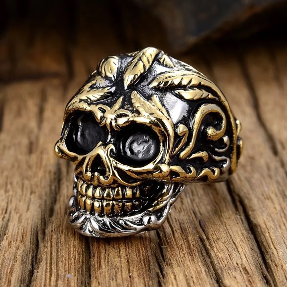 Skull ring - Picture 2 of 3